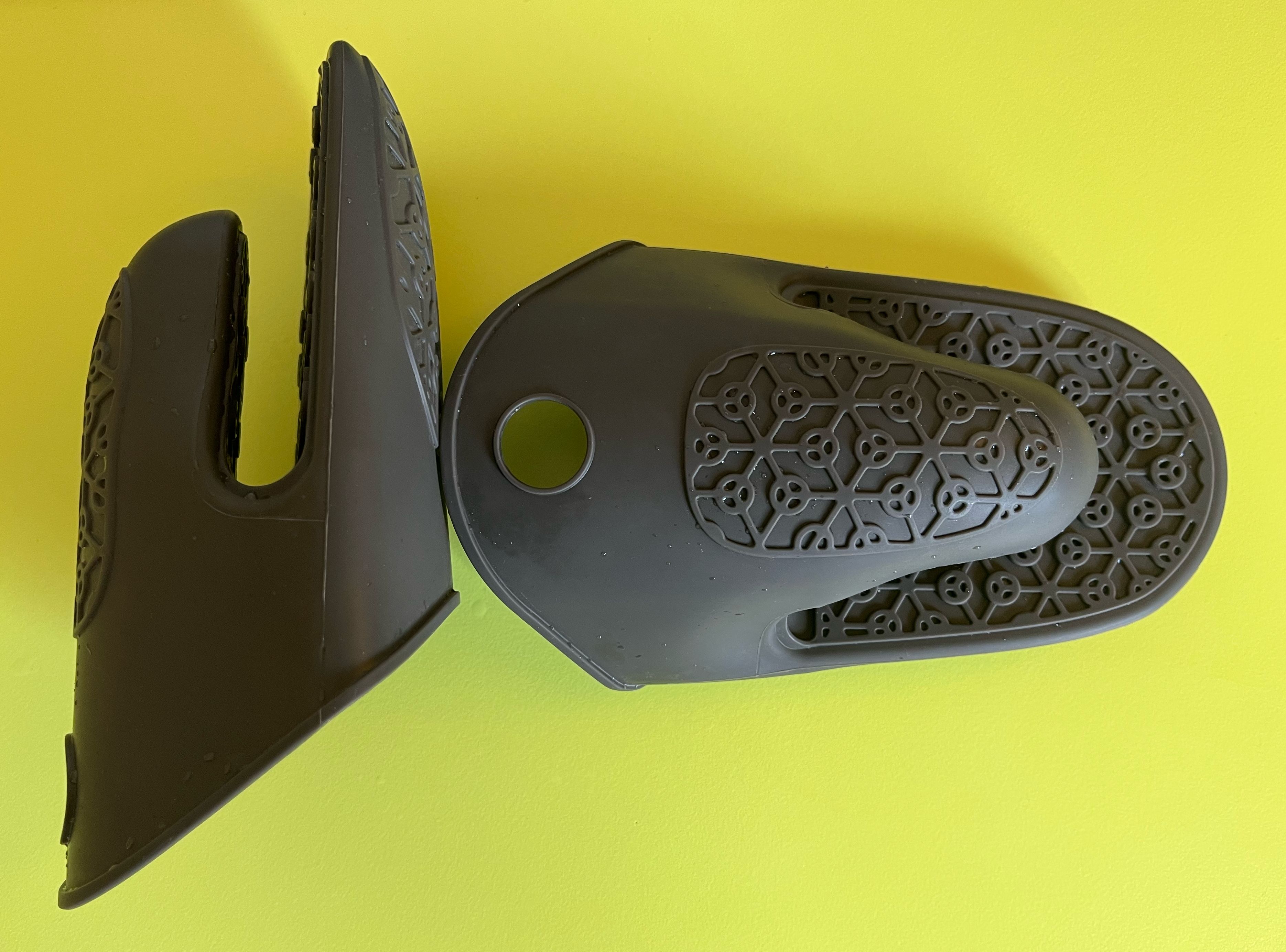 A pair of oven mitts from Ikea